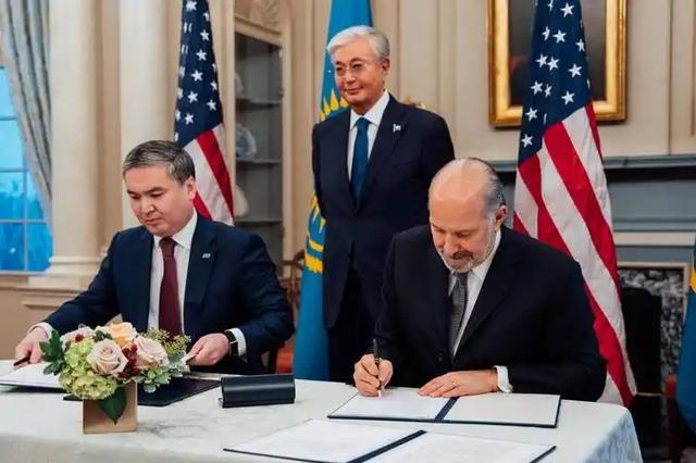 全世界都没想到，带头加入“特朗普联合国”的，是2个反美先锋