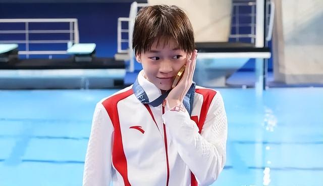 全红婵入学仅几天，评论区乱作一团，身材发胖、没文化引争议