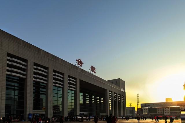 准备了一肚子的词没用上，逃离，硬座124元：奔赴一场生命的湿润