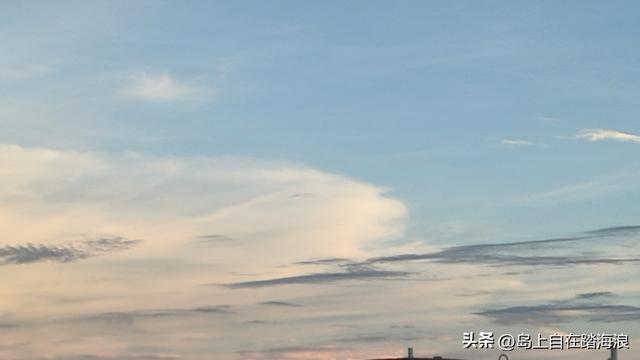 晨跑“无内衣”遭网暴：3万条羞辱背后，是偏见对身体自由的冒犯