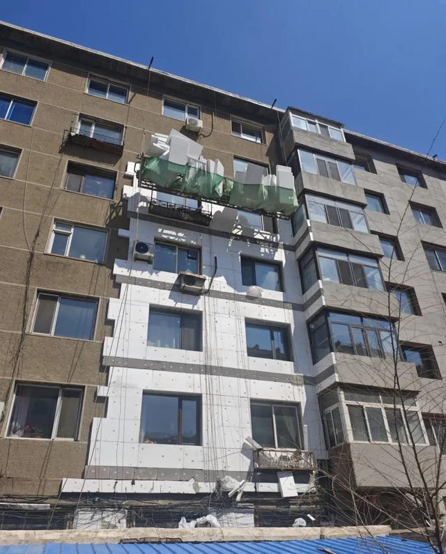 有钱人在收购“老旧小区顶楼”！这可不是在瞎买，背后暗藏商机