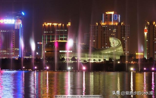 郑州郑东新区CBD喷泉：中原腹地的水舞艺术盛宴