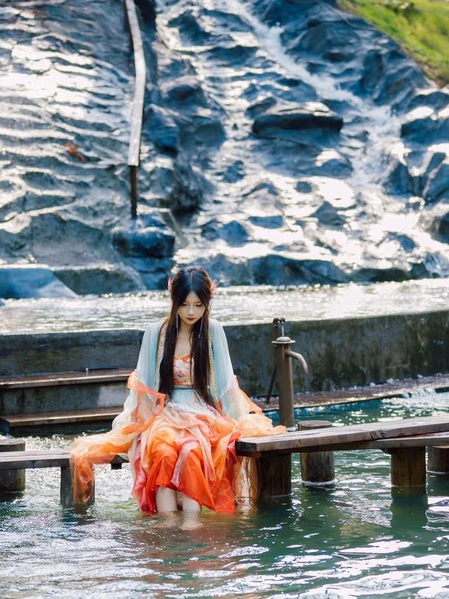 这黄山哪热了？这里的水上世界可太清凉了！| 皖美夏日
