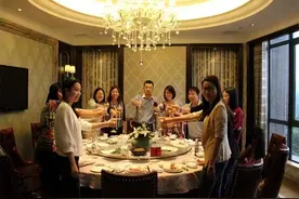 从酒瓶上怎么看是不是粮食酒？100%纯粮食酒代号，你会看吗图片