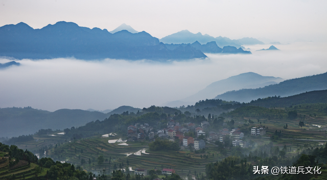 陈德明 || 雾锁层峦隐翠微，银带千叠映朝晖—摄于浙江 温州 永嘉茗岙
