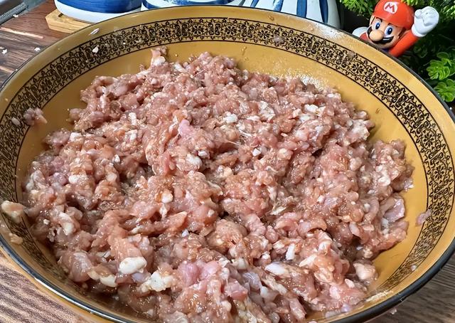 明日立冬，无论有钱没钱，牢记：1不去，2不洗，3要吃，迎冬纳福