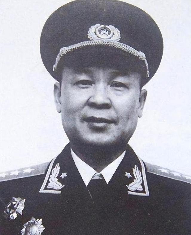69年谭震林被疏散到广西，当地一把手是他老部下，直接下了道命令