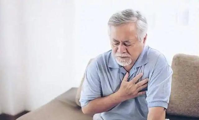 65岁老人每天都做深蹲，坚持4个月后怎样了？真实情况让人惊呼！