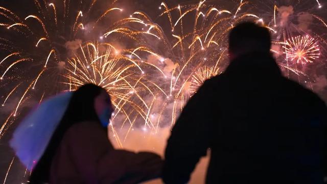 荥经七夕焰火全攻略：向银河发射爱心！2025年最浪漫的夜晚指南