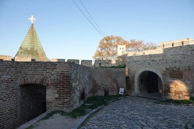 塞尔维亚，一座被轰炸过78天的城市的新生，贝尔格莱德一日游记