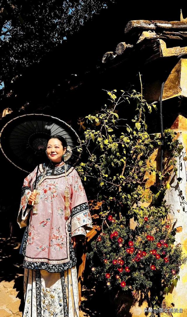 她曾是最美农村妇女演员 40多演少女 如今不拍戏，云南旅游成胖可爱