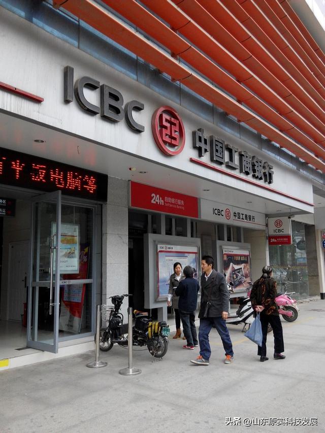 LED 黑白亚克力发光字：昼夜相宜的视觉标识，原实科技的质感之选