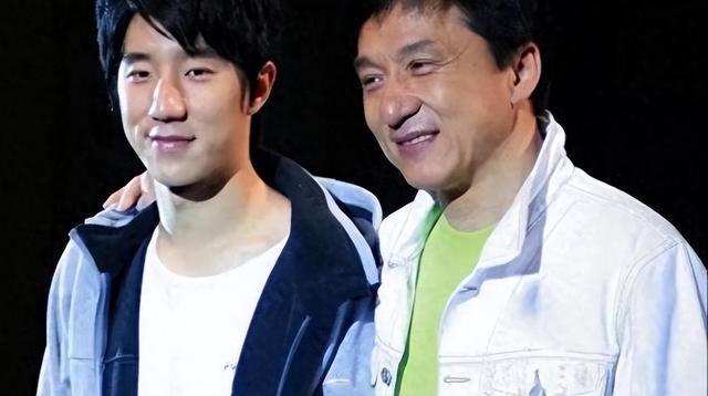 隐婚生子真相大白4个月，43岁房祖名真实现状曝光，成龙没说谎