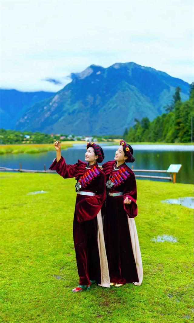 官方认证的避暑胜地！嘎朗湖4A景区，暑假约起！