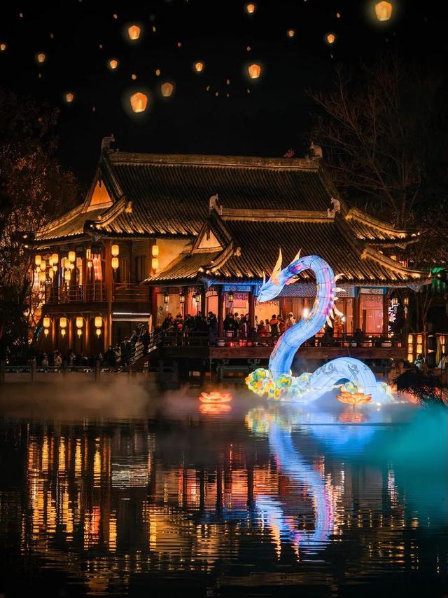 横店影视城旅游全攻略，可以玩，可以探班，也可以蹲喜欢的明星哦