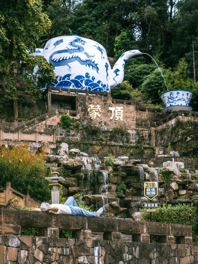 黄了！成都出发1.5h刹拢赏秋秘境，茶海风光无敌，银杏美了上千年！