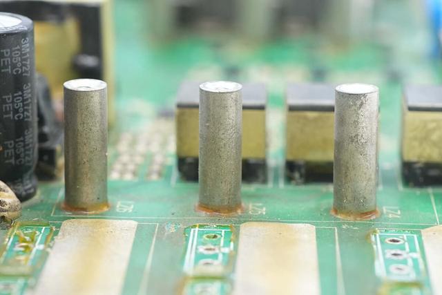 重达18斤的大块头，内部全是灰，麦格米特15kW充电模块拆解