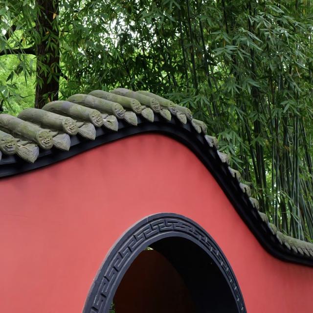 舌尖上的中国：十大美食之都的饕餮之旅