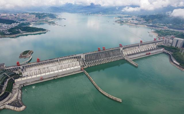 三峡大坝“账本”出炉：运行了20余年，当初2500亿投入回本了吗？