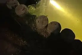 男子手机落水花500元请打捞队搜寻未果，隔天定位出现在卖场，律师：难以认定有犯罪事实！图片