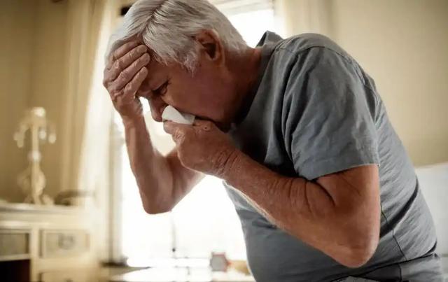 消化内科医生提醒:慢性胃炎若有3种表现,警惕病情加重,早就医