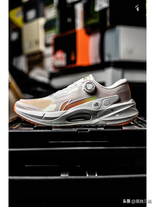 李宁2025鞋王榜出炉！TOP10包揽专业与潮流	，这双鞋竟卖爆全