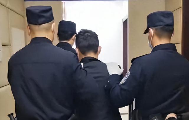 又一间谍被抓！央视亲自发声，泄密大量能源机密，身份曝光不简单