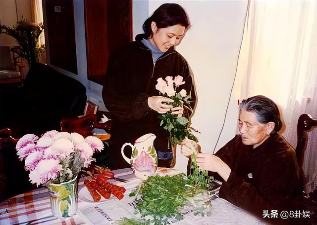 钱再多有什么用！66岁身家过亿的倪萍，还是要为儿子婚恋操碎了心