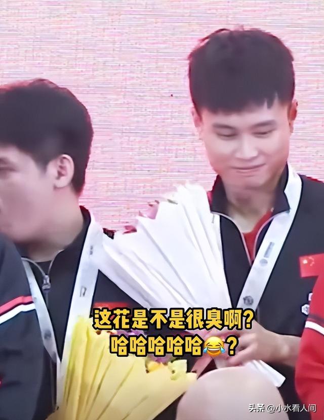 国乒夺冠连夜“逃离”印度，个个表情失控，王皓老婆一句逗笑全网