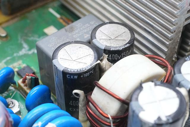 重达18斤的大块头，内部全是灰，麦格米特15kW充电模块拆解