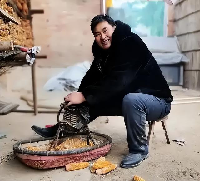 大衣哥跳楼身亡、赵本山灵堂、宋佳知三当三，造谣的越来越离谱了