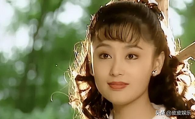 长得太美被导演占为己有，4年后生下大明星儿子，16岁开始争光了