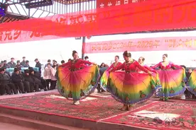 【群众村晚】欢声笑语辞旧岁 喜气洋洋迎新年图片