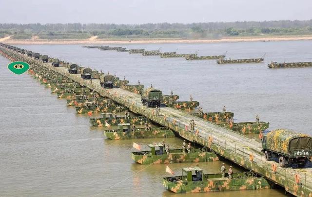 风情满眼秋色中 (杨水河)