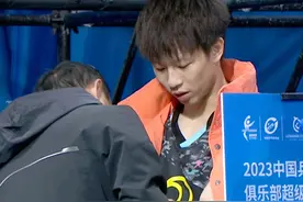 突发！国乒世界冠军受伤，林高远坚持上场，0-3惨败不敌王楚钦图片