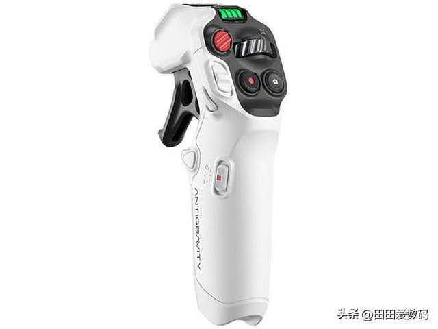 Insta360 技术加持！ Antigravity A1 无人机 8K 全景拍摄，零盲点视角