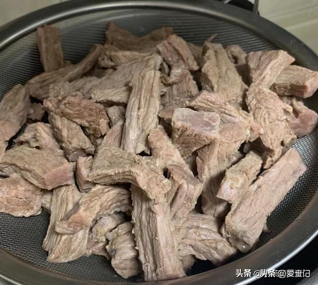 中老年别太节俭，多备3种零食，每天吃点，强身健体