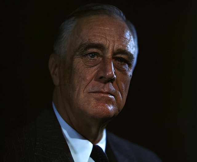 与俄成卧龙凤雏？川普一脚一个坑，空袭叙利亚，准备在家门口开战