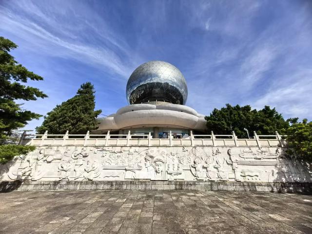 宽广宁静的大理明珠广场