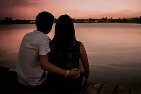 梦见妻子出轨，农民工连夜回家查看，发现妻子和情人在床上图片