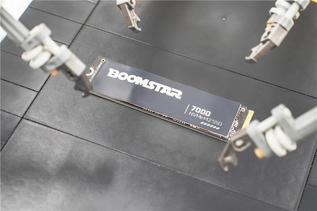 自带屏幕的主机—联力207D+9950X3D+ROG B850-F+索泰5070Ti装机
