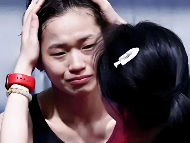 跳水界再出黑马！王伟莹勇夺单人冠，采访意外透露全红婵真实状态