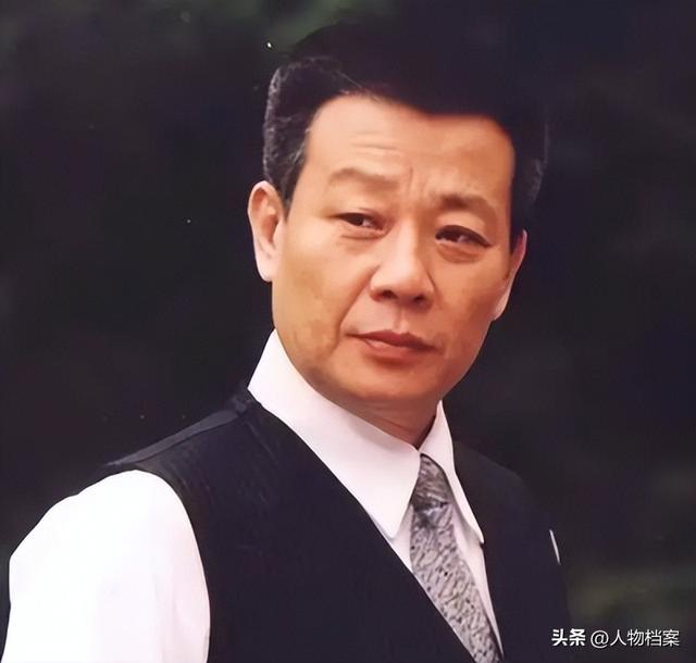 一妻一妾住楼上楼下，三人一同生活30多年	，71岁的寇世勋太离谱