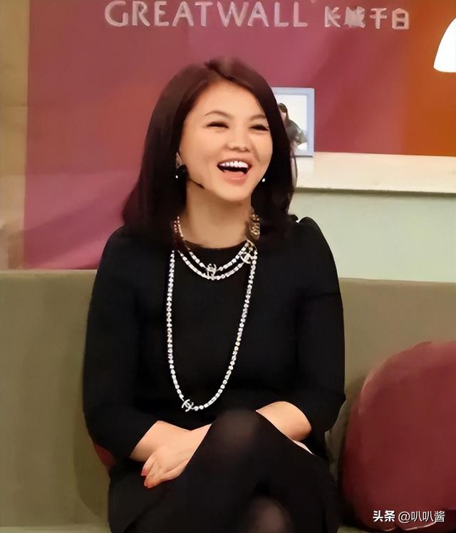 李湘被禁关5天后，家境被扒底朝天，父母身份曝光	，果然不简单