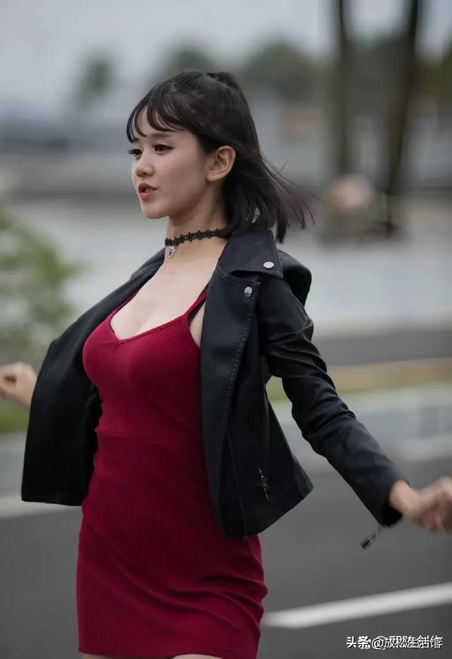 全网沦陷！井川里予的蜜桃臀+无辜脸，谁能扛住这波致命撩拨？