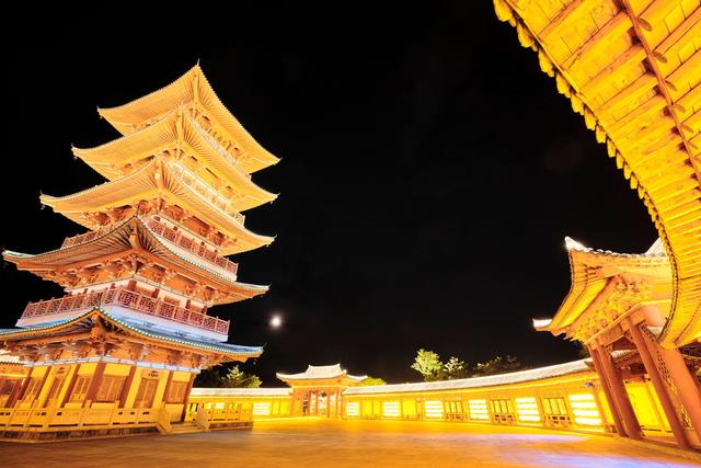 吉林白山千年崖城风景区，建筑充满朝鲜民俗风，让人一秒穿越千年