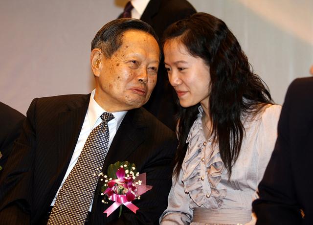 恭喜翁帆！这个女人“不简单”，她活成了令人羡慕的女人！