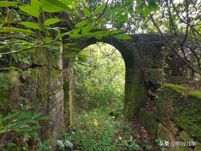 探寻龙眼山古寺遗址，一次最为艰难的野外探险之旅