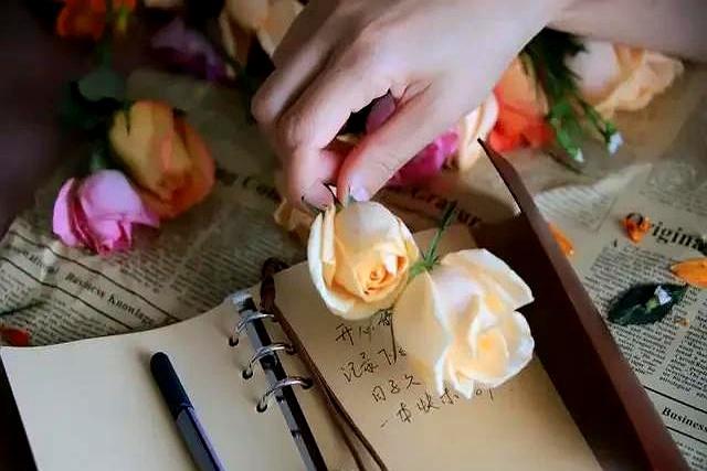 想搞定五六十岁女人，不用讨好，用这三招就足够了！