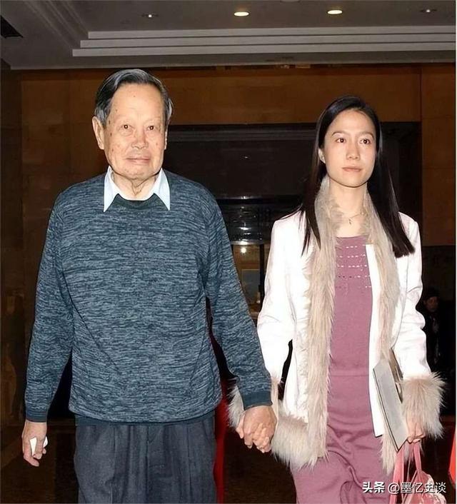 没孩子也没遗产，照顾杨振宁21年，冷冻9颗卵子的翁帆图个啥？